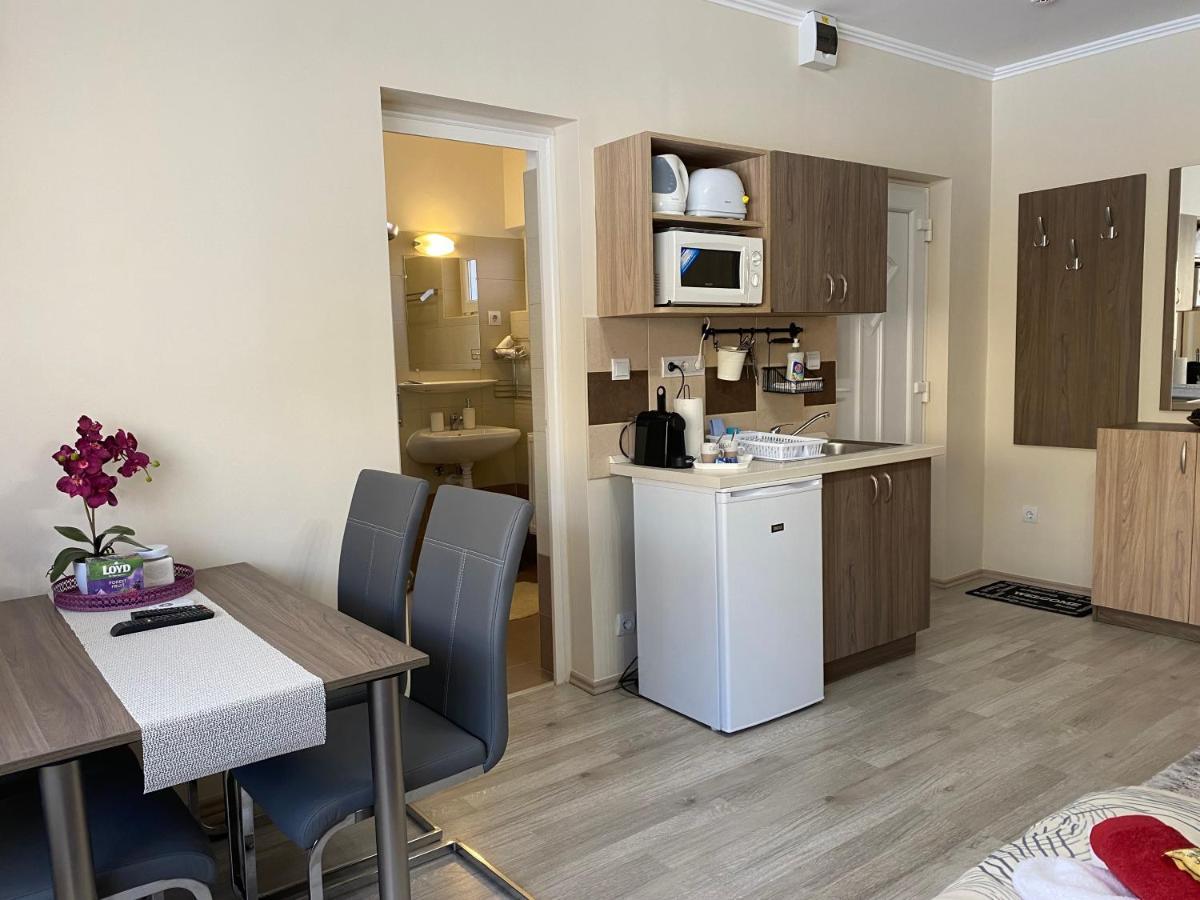 Oreo Apartman Егер Екстериор снимка