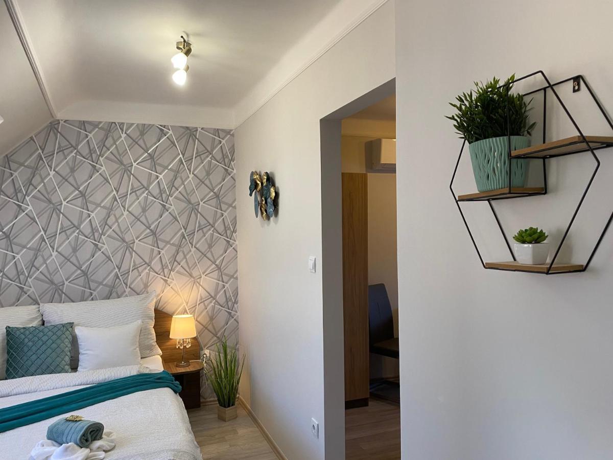 Oreo Apartman Егер Екстериор снимка