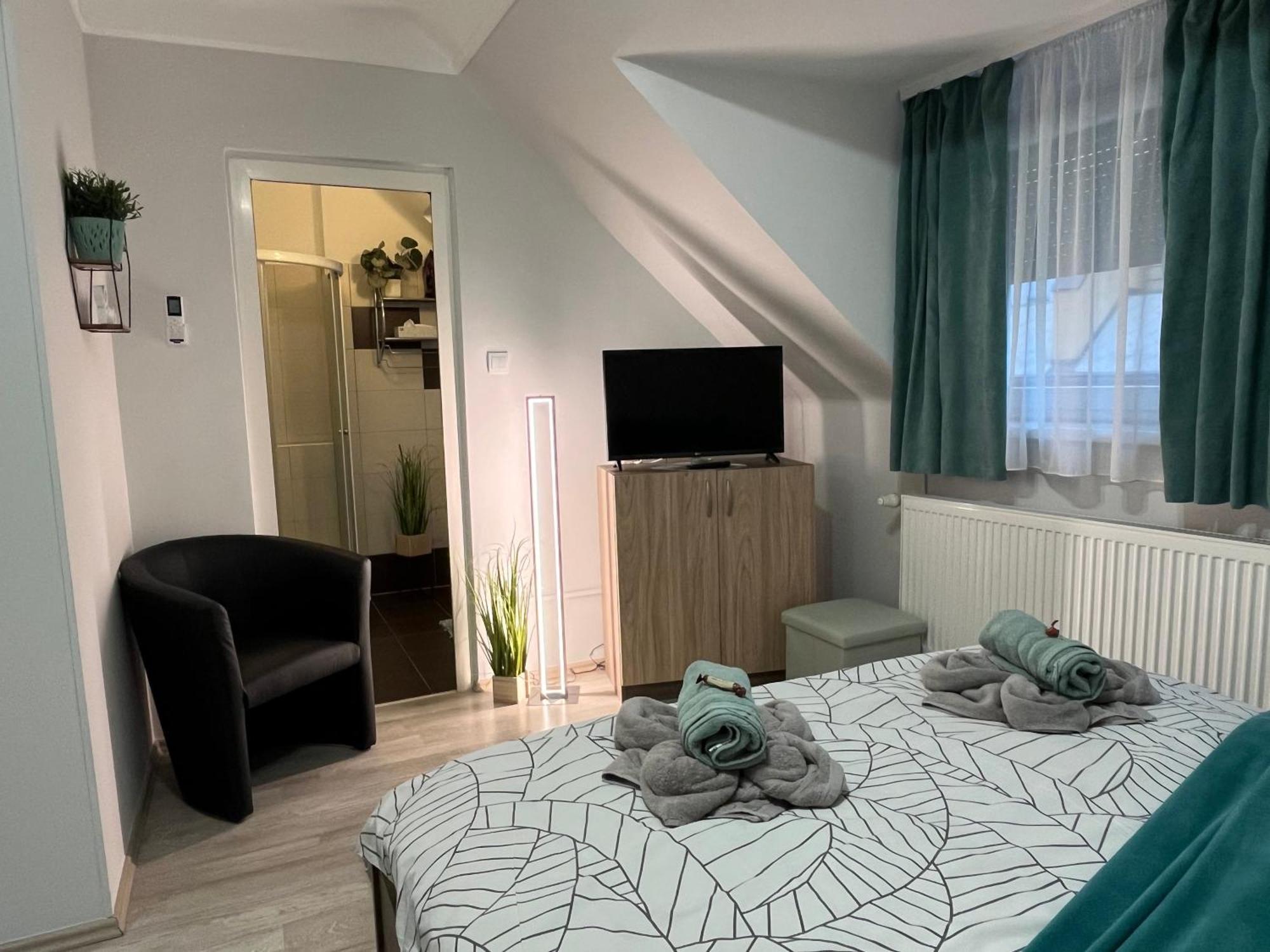 Oreo Apartman Егер Екстериор снимка
