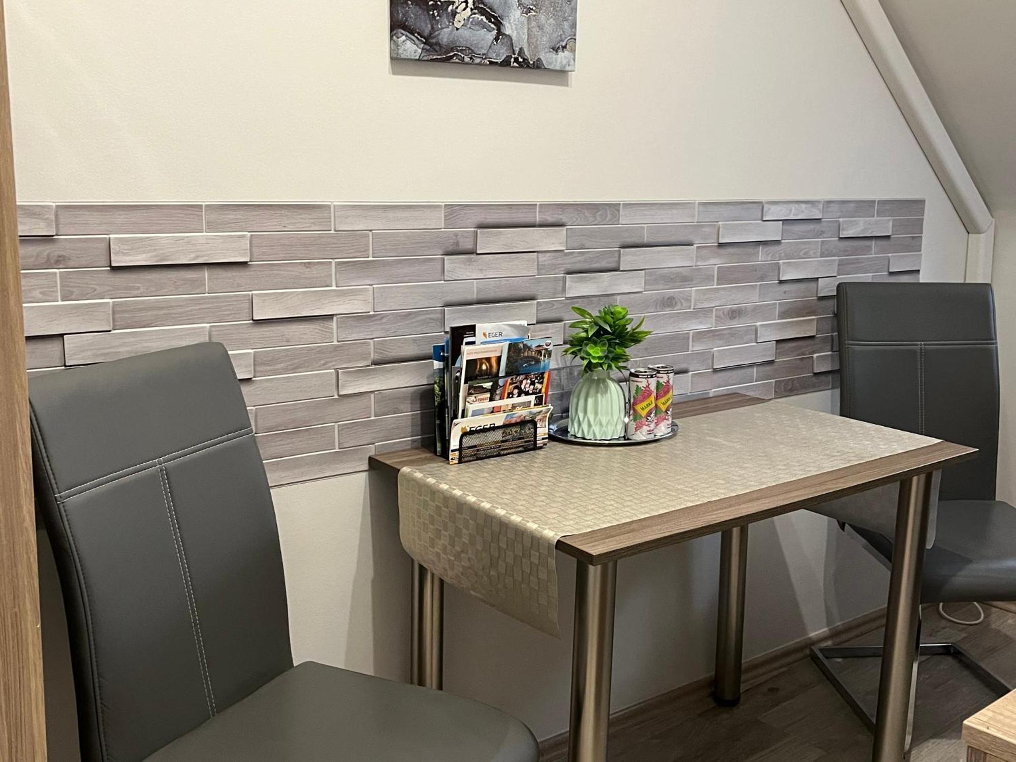 Oreo Apartman Егер Екстериор снимка