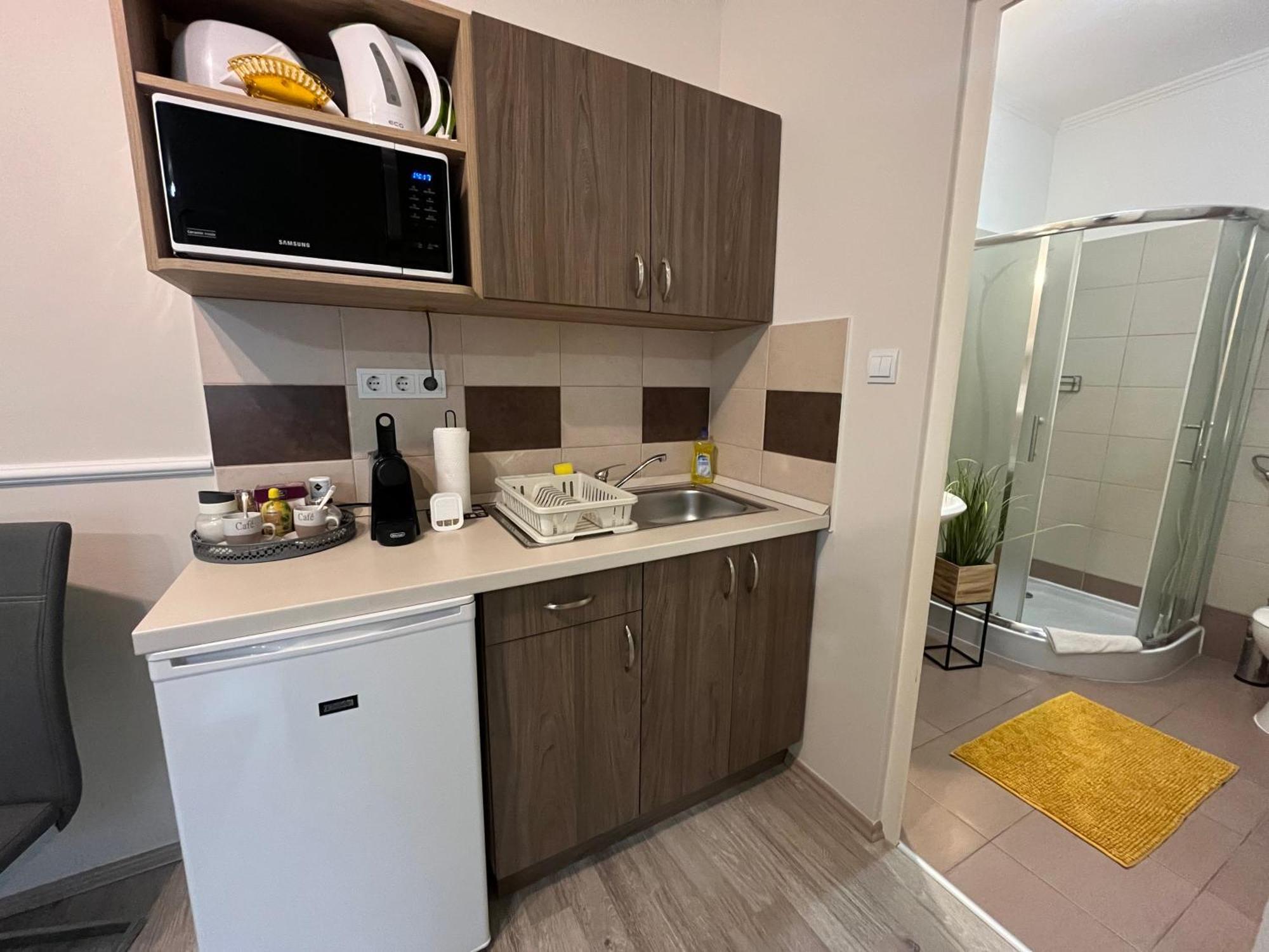 Oreo Apartman Егер Екстериор снимка