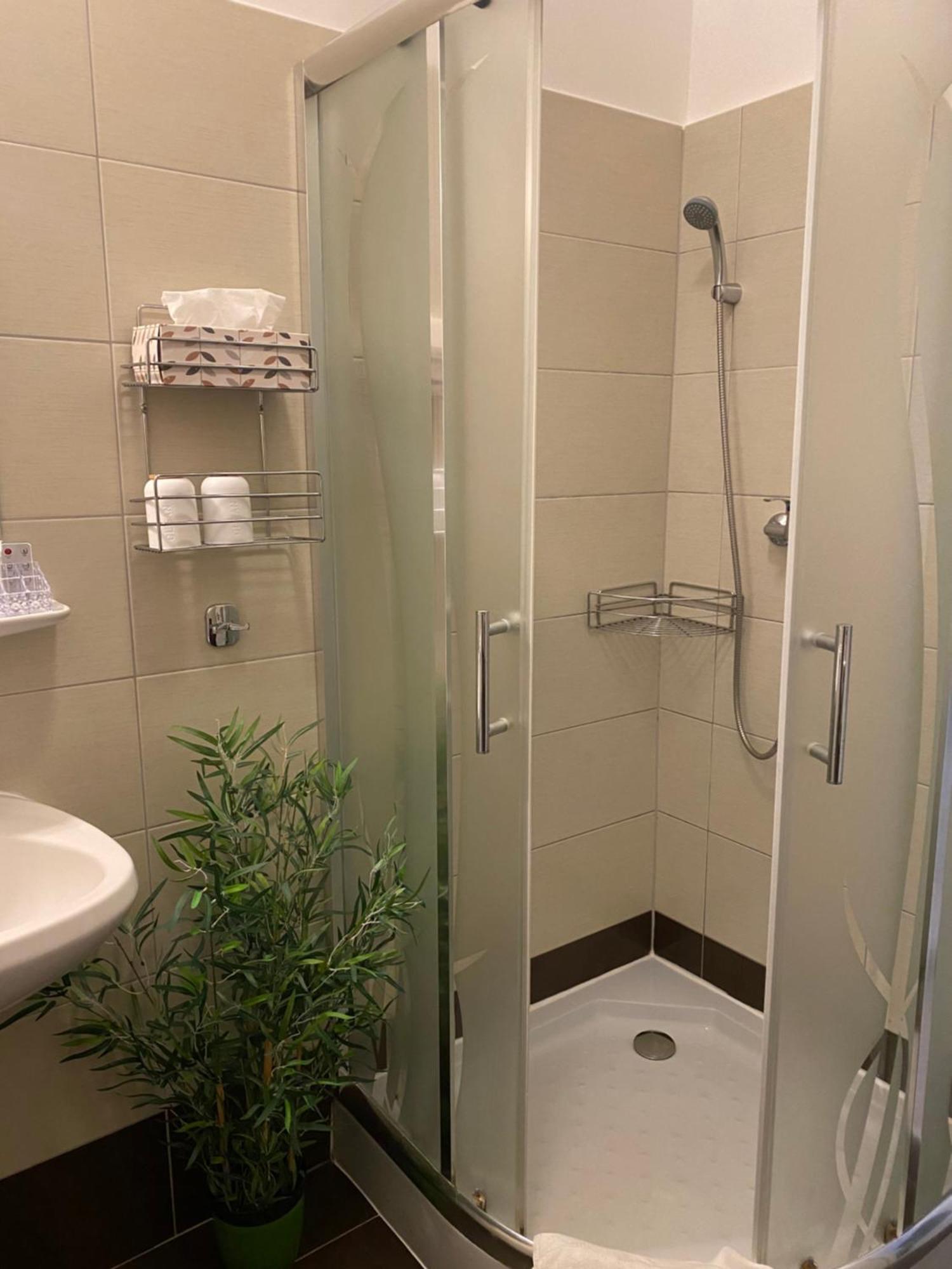 Oreo Apartman Егер Екстериор снимка
