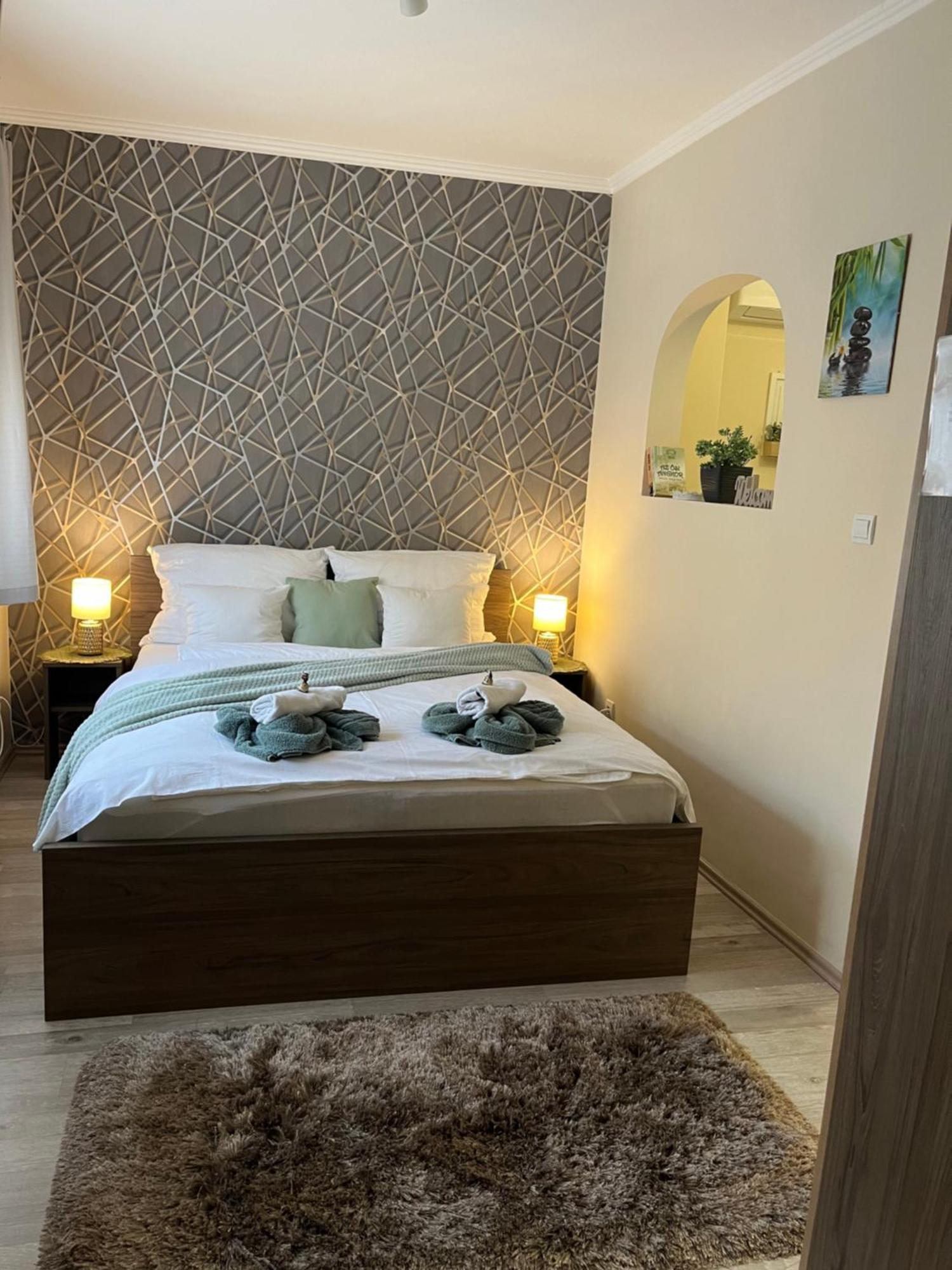 Oreo Apartman Егер Екстериор снимка